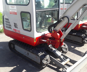 Мини-экскаватор на резиновых гусеницах TAKEUCHI TB 016 (1.6 тоны)