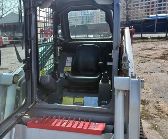 Навантажувач Takeuchi TL120